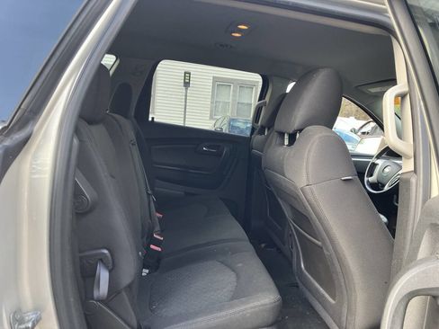 Used 2010 Chevrolet Traverse LT w/ Personal Connectivity Package image 8