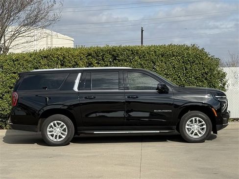 New 2026 Chevrolet Suburban LS image 3