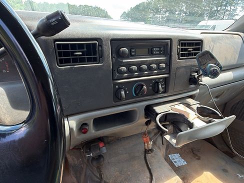 Used 2004 Ford F350 4x4 Crew Cab DRW Super Duty image 16