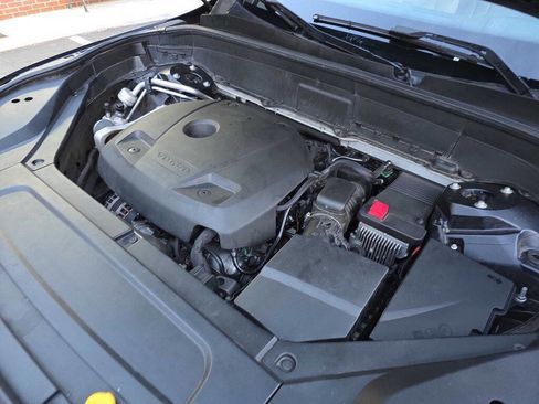 Used 2016 Volvo XC90 T6 Momentum w/ Momentum Plus Package image 20