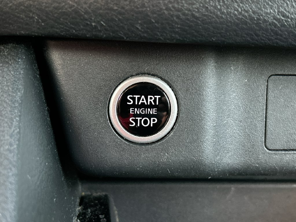 Used 2023 Nissan Rogue S FWD image 18