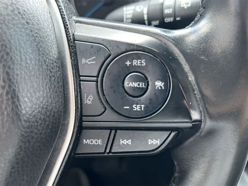 Used 2021 Toyota Venza LE image 25