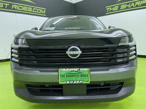 Used 2025 Nissan Kicks SV image 3