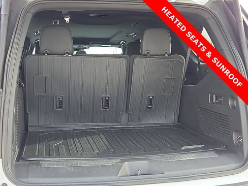 Used 2023 GMC Yukon XL AT4 w/ AT4 Premium Package image 9