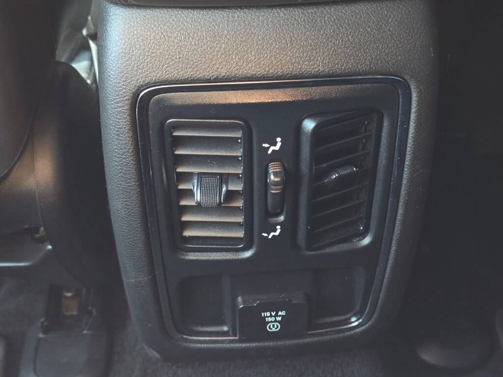 Used 2015 Jeep Grand Cherokee Altitude AWD/4WD image 17