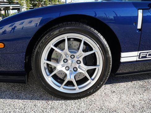 Used 2005 Ford GT image 14