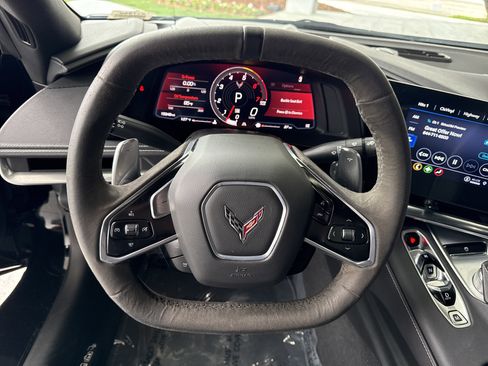 Used 2021 Chevrolet Corvette Stingray Convertible w/ 1LT image 17