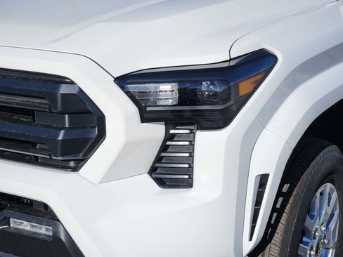 New 2026 Toyota Tacoma SR5 AWD/4WD image 10