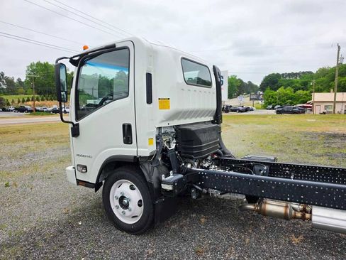 New 2025 Chevrolet Low Cab Forward RWD image 29