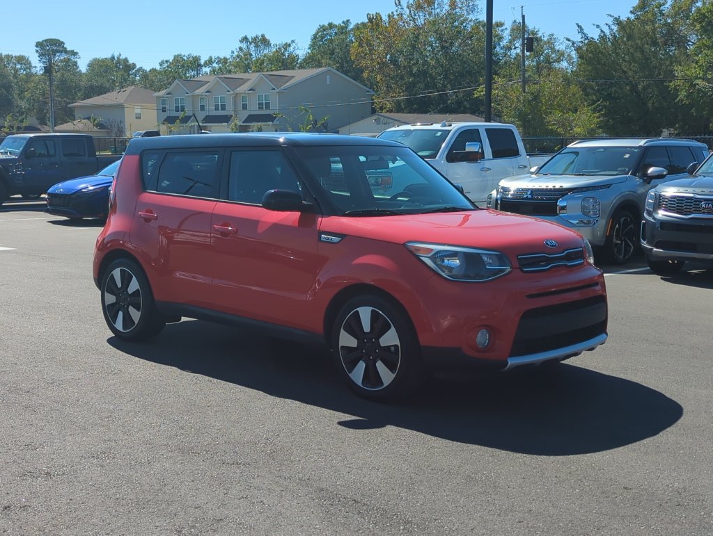 Used 2017 Kia Soul + w/ Designer's Package FWD image 9