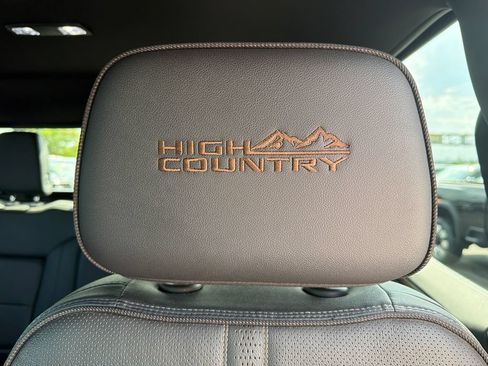 Used 2024 Chevrolet Silverado 1500 High Country w/ Midnight Edition AWD/4WD image 38