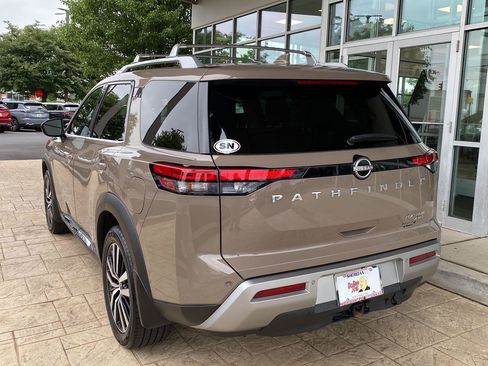 Certified 2023 Nissan Pathfinder Platinum w/ Cargo Package AWD/4WD image 5