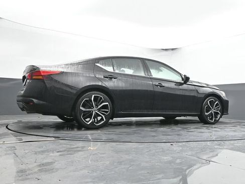 Used 2024 Nissan Altima 2.5 SR FWD image 52
