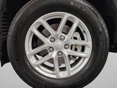 Used 2024 Jeep Grand Cherokee Laredo X RWD image 23