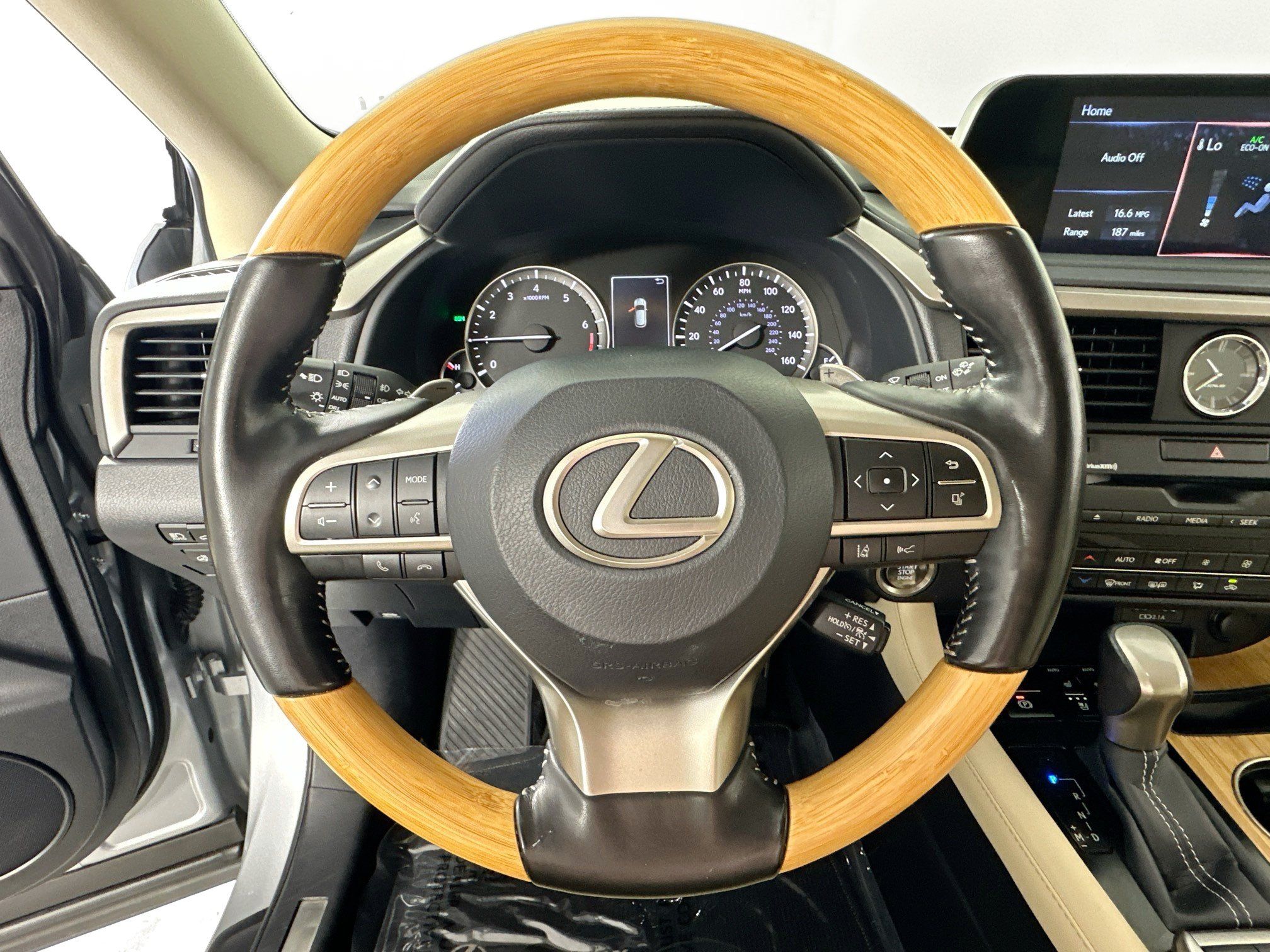 Used 2022 Lexus RX 350L FWD w/ Premium Package image 11