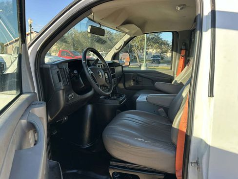 Used 2014 Chevrolet Express 2500 image 14