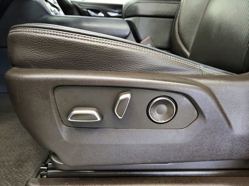 Used 2023 GMC Yukon Denali image 32