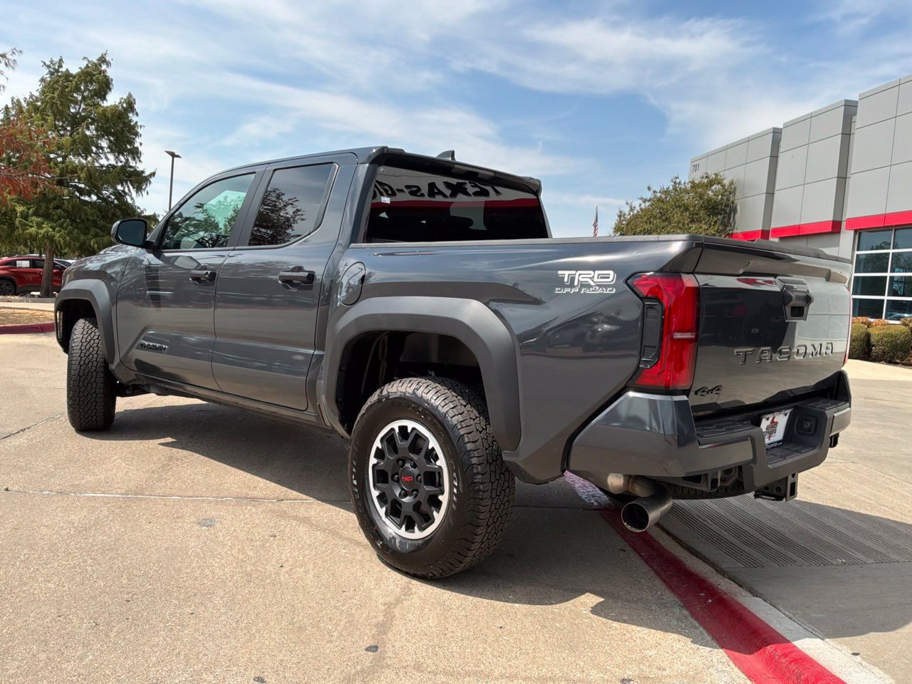 Used 2026 Toyota Tacoma TRD Off-Road AWD/4WD image 8