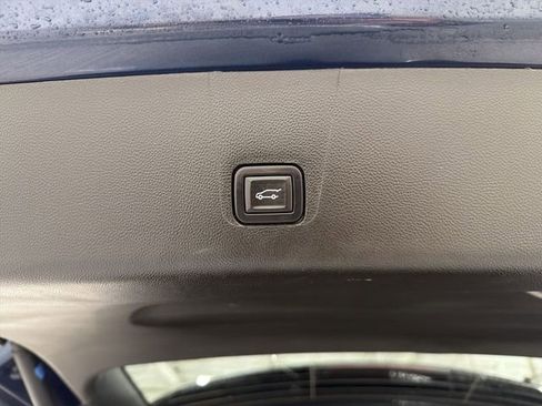 Certified 2023 Chevrolet Traverse LT image 16