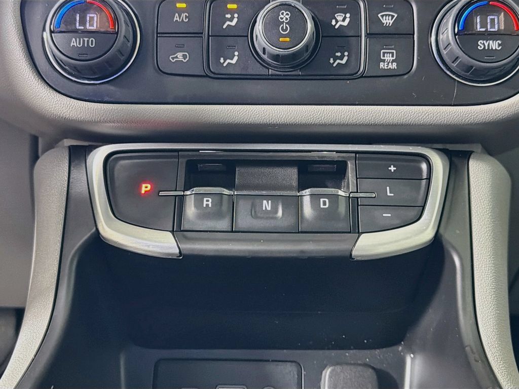 Used 2023 GMC Terrain SLE w/ Driver Convenience Package FWD image 19
