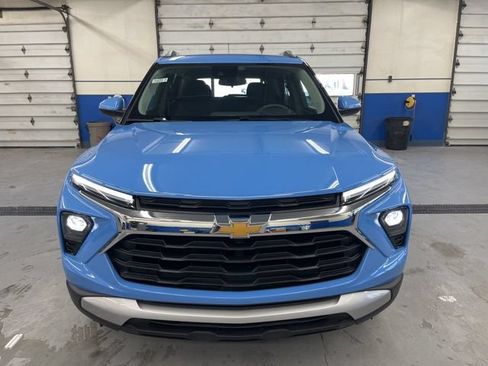 Used 2024 Chevrolet TrailBlazer LT AWD/4WD image 3