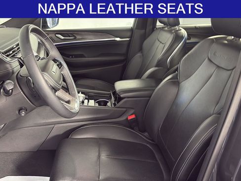 Used 2023 Jeep Grand Cherokee Overland w/ Luxury Tech Group IV image 24