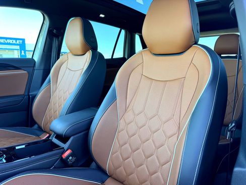 Used 2026 Volkswagen Tiguan SEL R-Line image 15