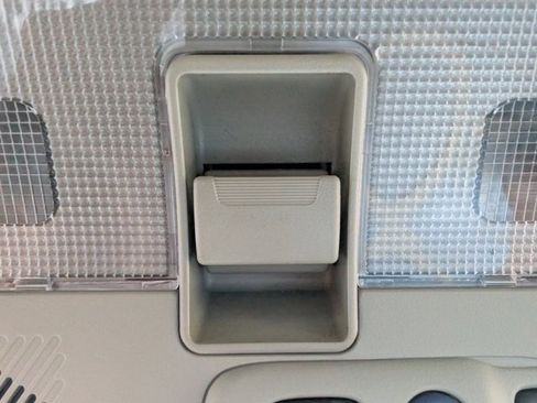 Used 2014 Chevrolet Captiva Sport LTZ image 24