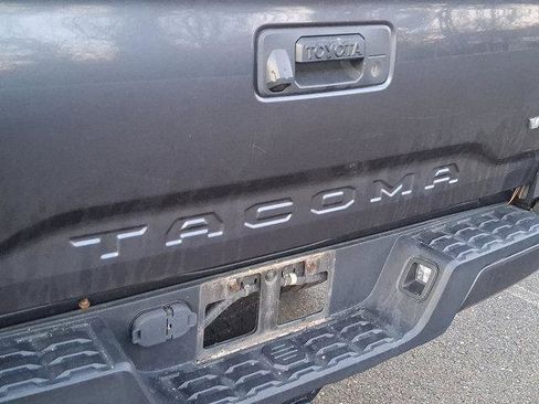 Certified 2020 Toyota Tacoma SR image 5