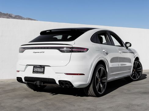 Used 2023 Porsche Cayenne GTS image 7