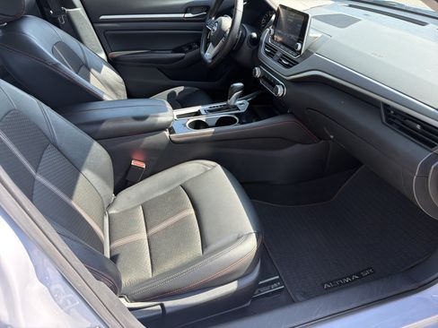 Used 2025 Nissan Altima 2.5 SR FWD image 23