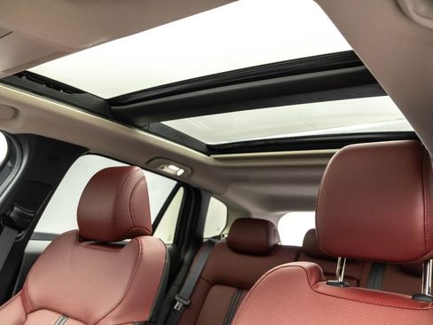 Used 2025 MAZDA CX-50 AWD 2.5 Hybrid w/ Premium Pkg image 23