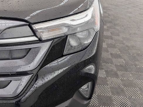 Used 2025 Subaru Forester Premium w/ Convenience Package #2 image 10