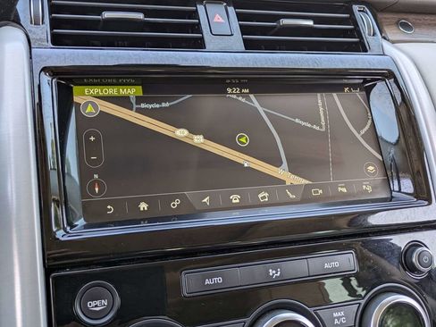 Used 2020 Land Rover Discovery HSE AWD/4WD image 25