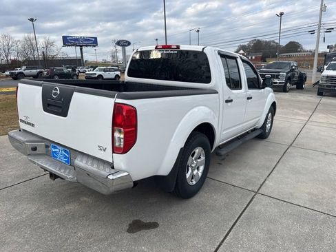 Used 2011 Nissan Frontier SV image 7