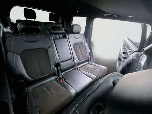 Used 2023 Jeep Grand Cherokee L Altitude image 28