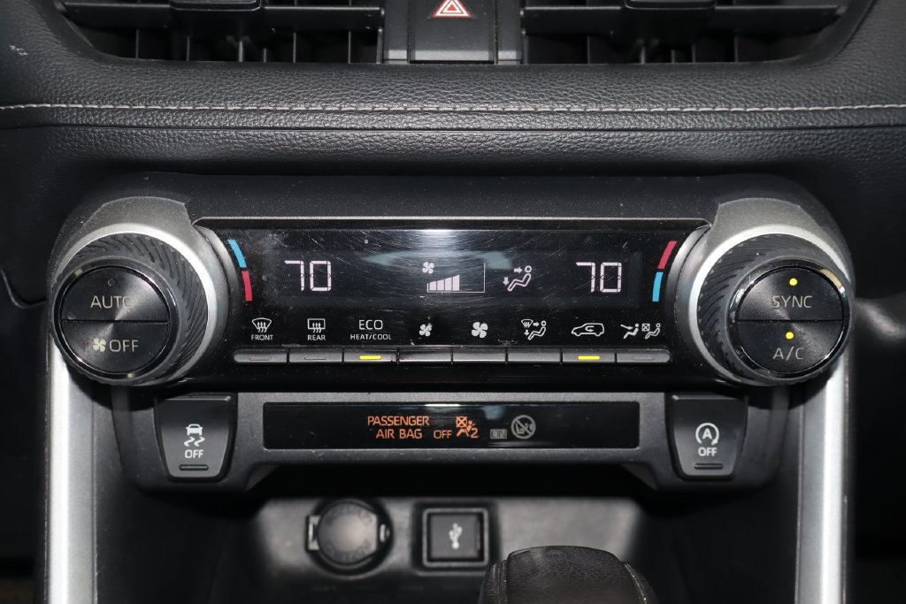 Used 2020 Toyota RAV4 XLE FWD image 26