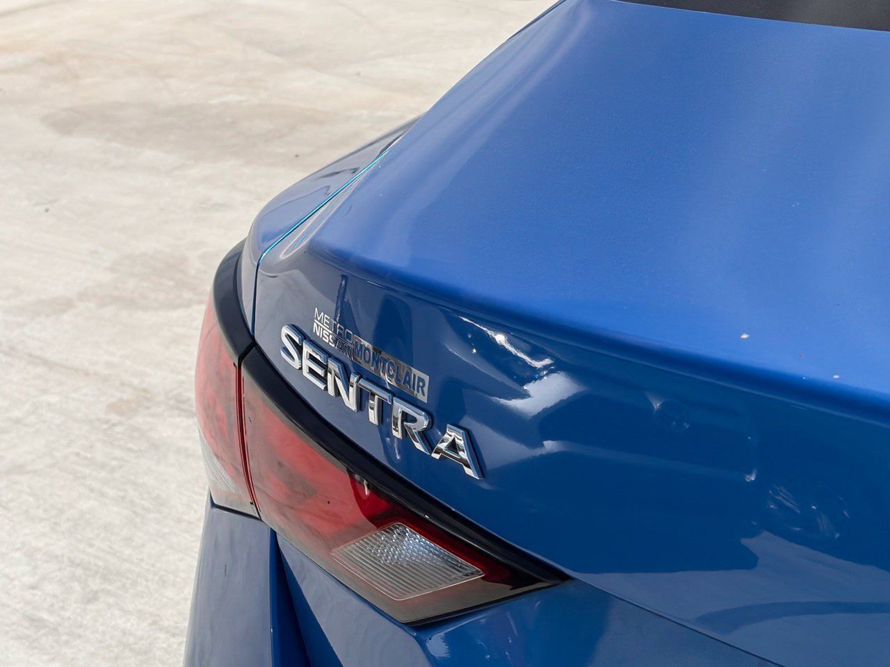 Used 2025 Nissan Sentra SV FWD image 4