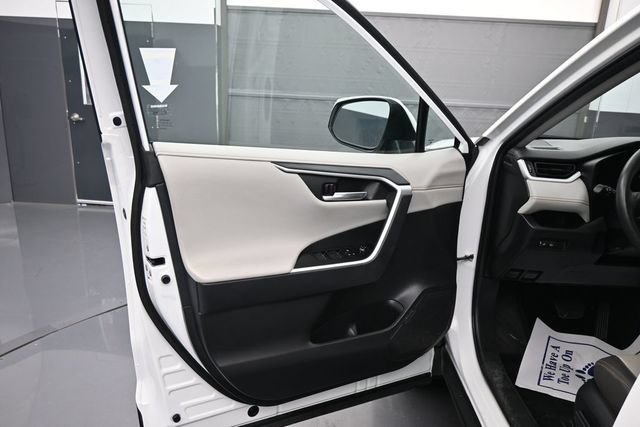 Used 2024 Toyota RAV4 Adventure AWD/4WD image 9