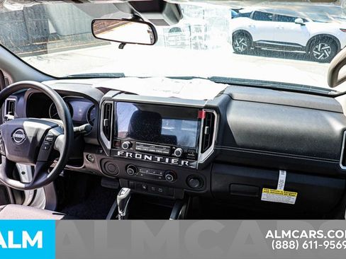 Certified 2025 Nissan Frontier SV image 30