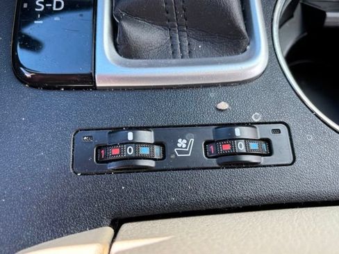 Used 2017 Toyota Highlander Limited Platinum AWD/4WD image 21