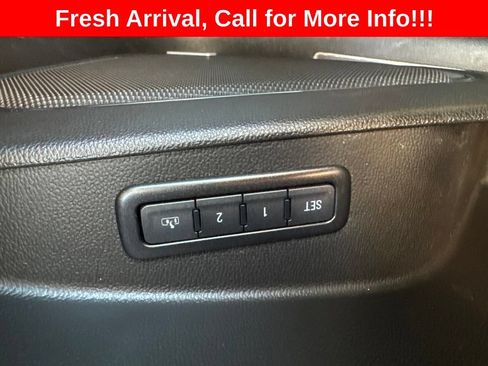Used 2017 GMC Yukon Denali w/ Open Road Package AWD/4WD image 19