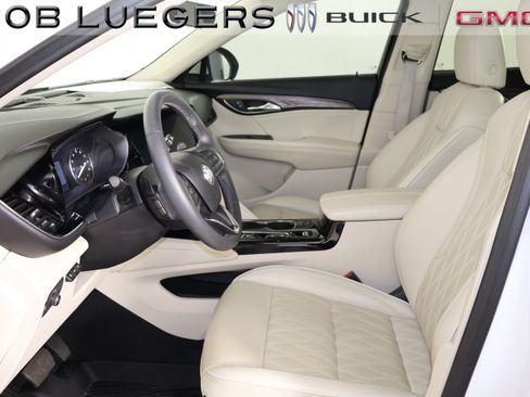 Used 2022 Buick Envision Avenir w/ Technology Package II FWD image 8