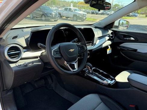 New 2026 Chevrolet Trax LT image 11