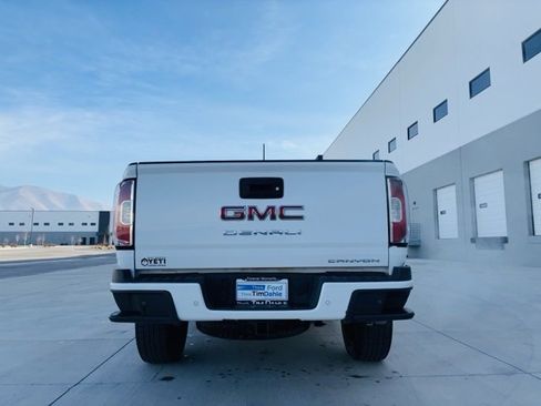 Used 2022 GMC Canyon Denali image 4