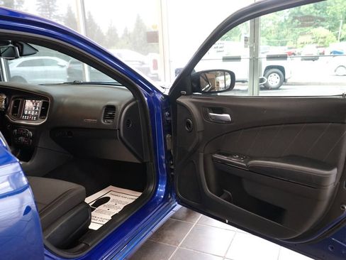 Used 2019 Dodge Charger SXT w/ Blacktop Package AWD/4WD image 42