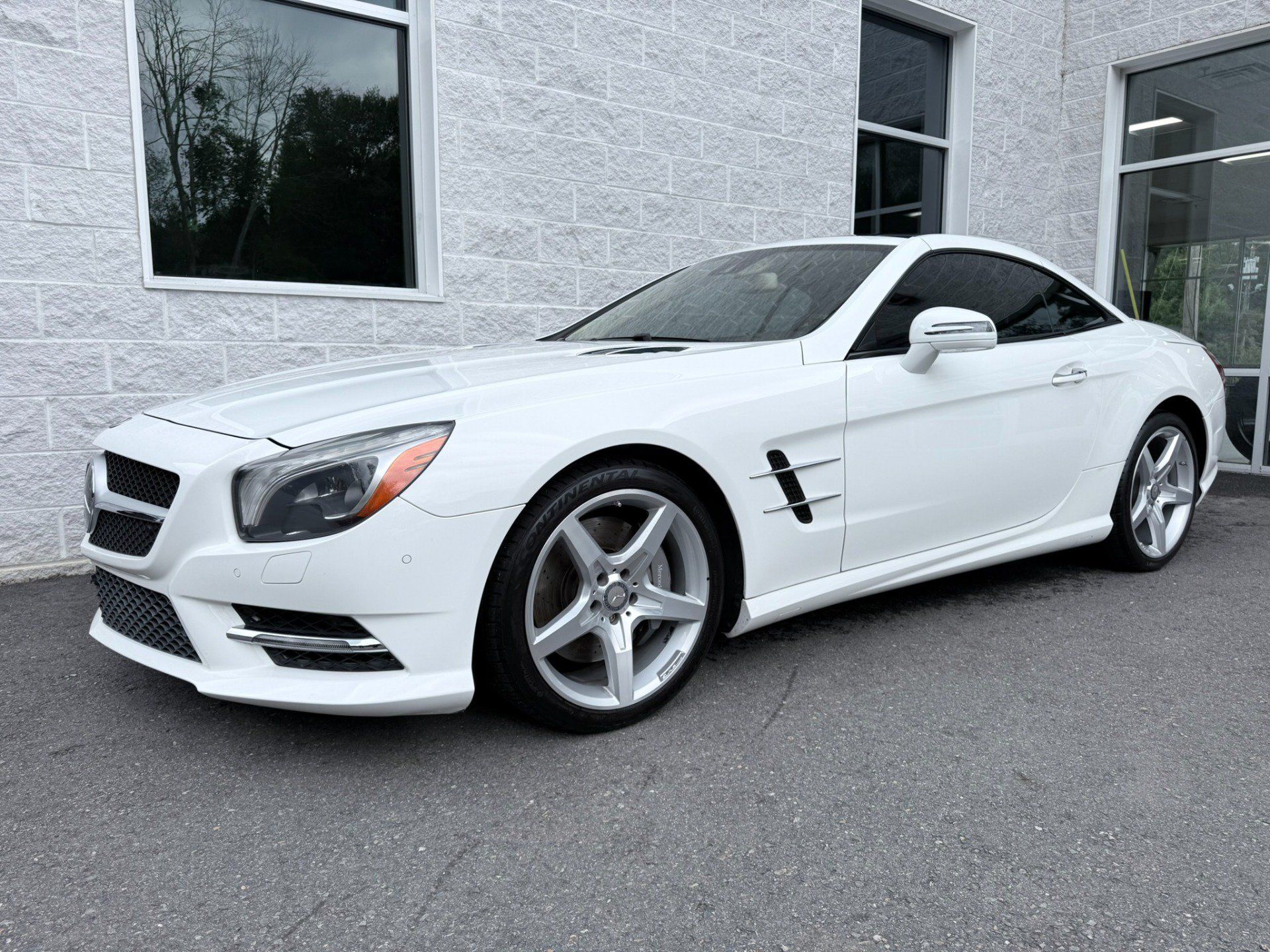 Used 2015 Mercedes-Benz SL 550 image 4