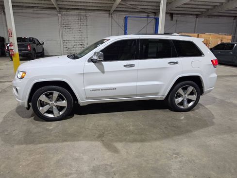 Used 2014 Jeep Grand Cherokee Overland AWD/4WD image 5