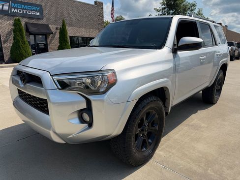 Used 2019 Toyota 4Runner SR5 RWD image 1