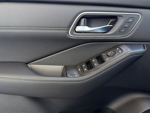 New 2026 Nissan Rogue Platinum AWD/4WD image 11